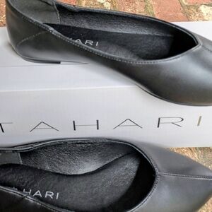 Tahari Women's Elegant Black Loafers